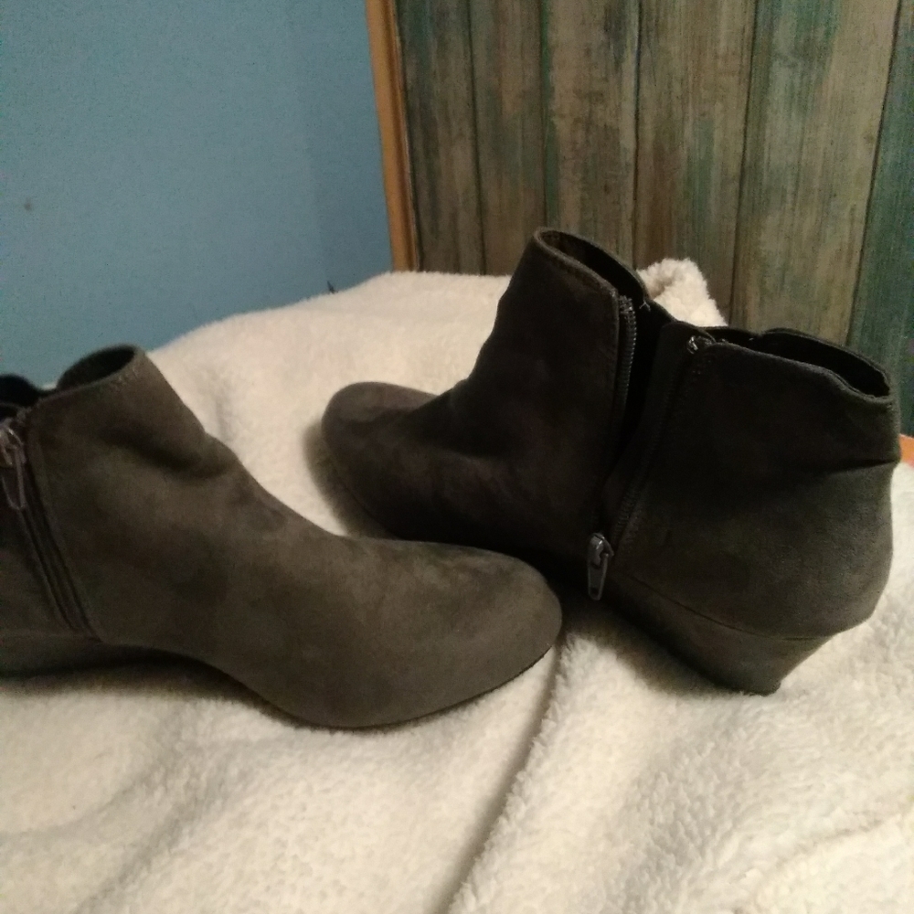 Grey it's ok boots